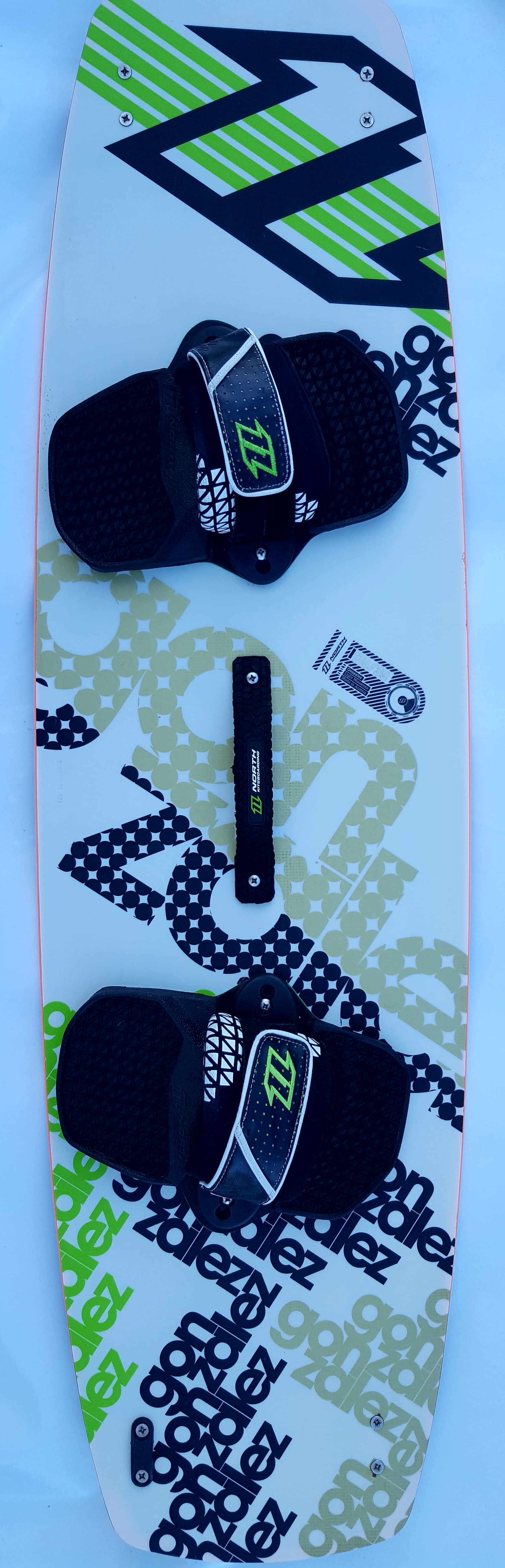 PLANCHE KITESURF OCCASION NORTH GONZALES DE 135X39 2010 COMPLETE