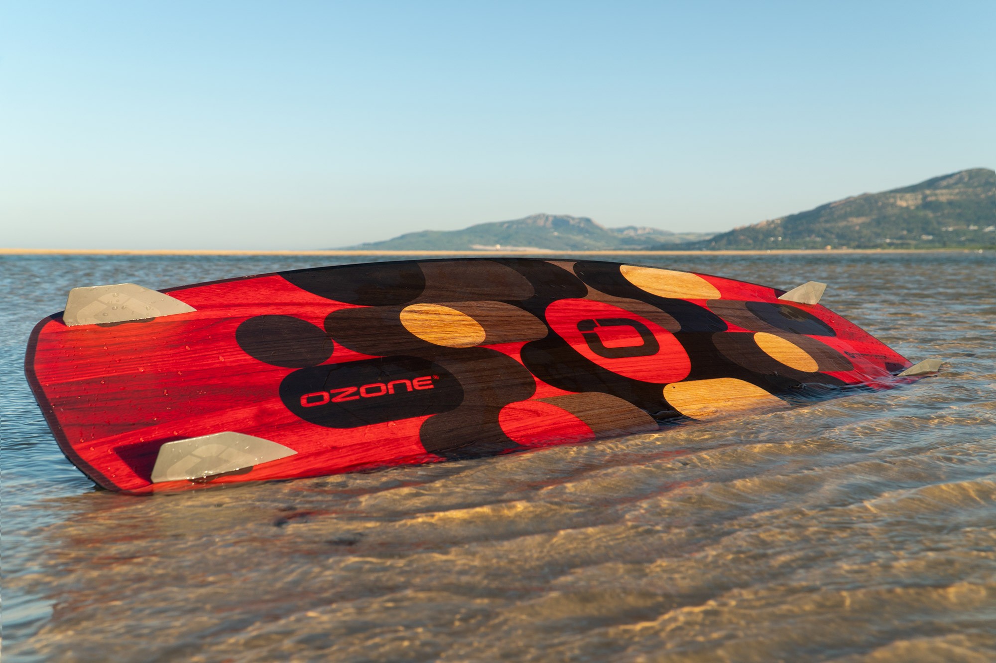 Planche de kitesurf Twintip débutant Ozone Element