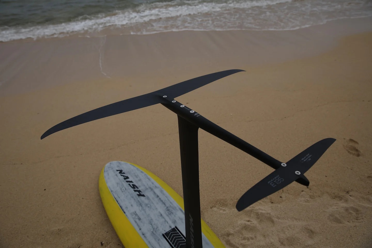 foil carbon Plane Naish Escalibur 2026